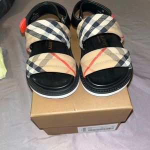Toddler Burberry slides size 23 worn once , In GREAT condition